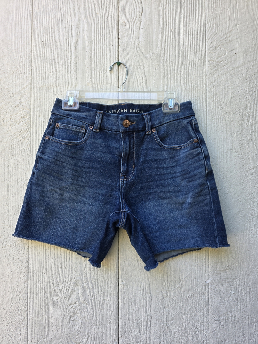 American Eagle The Dream Shorts Raw Hem Size 6 Stretchy Dark Wash